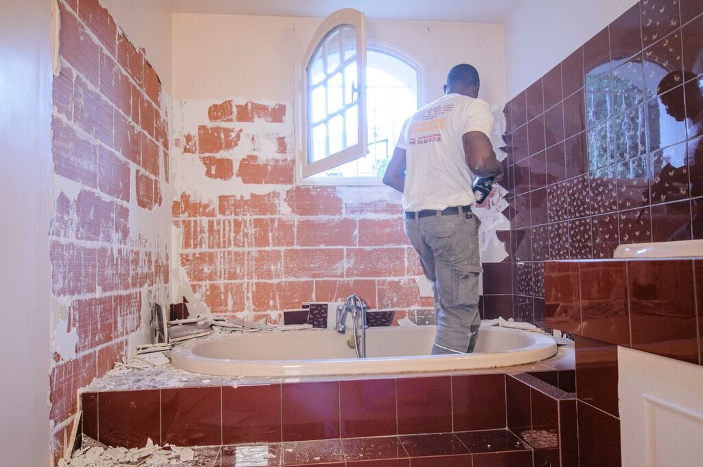 Démolition Salle de Bain Ancienne