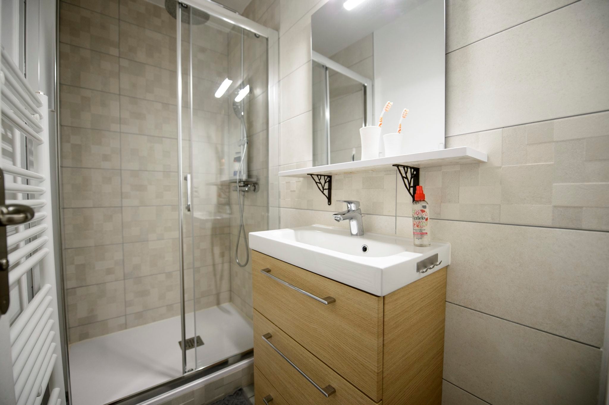 Petite Salle de Bain avec Douche à Saint-Orens