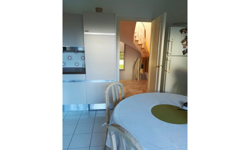 Cuisine-avant-travaux-de-rénovation-à-Toulouse-par-Artisans-Reno Cuisine-avant-travaux-de-rénovation-à-Toulouse-par-Artisans-Reno