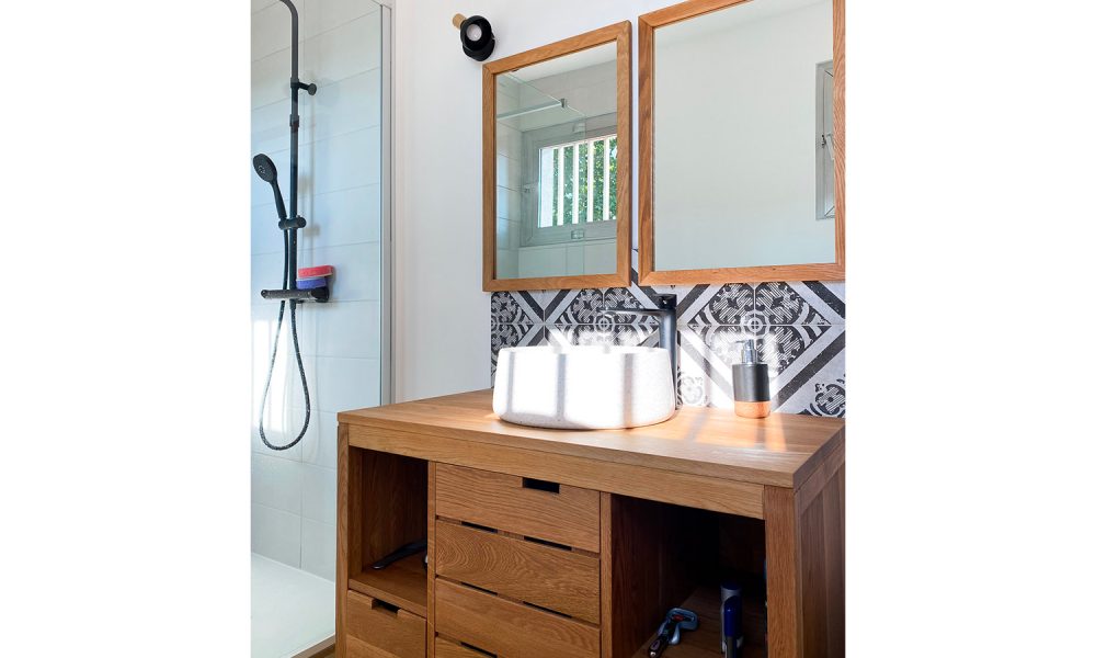 Salle-de-bain-du-haut-après-travaux-de-rénovation-à-Toulouse-par-Artisans-Reno Salle-de-bain-du-haut-après-travaux-de-rénovation-à-Toulouse-par-Artisans-Reno