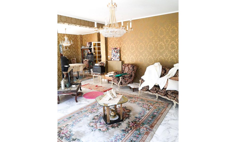 Salon-avant-travaux-de-rénovation-à-Toulouse-par-Artisans-Reno Salon-avant-travaux-de-rénovation-à-Toulouse-par-Artisans-Reno