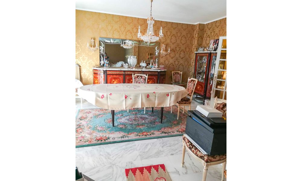Salon-avant-travaux-de-rénovation-à-Toulouse-par-Artisans-Reno Salon-avant-travaux-de-rénovation-à-Toulouse-par-Artisans-Reno