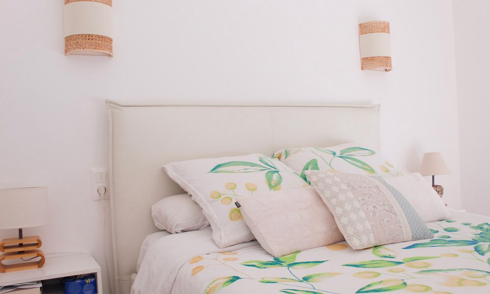Première-chambre-du-haut-après-travaux-de-rénovation-à-Toulouse-par-Artisans-Reno Première-chambre-du-haut-après-travaux-de-rénovation-à-Toulouse-par-Artisans-Reno