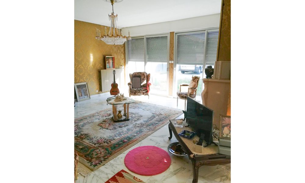 Salon-avant-travaux-de-rénovation-à-Toulouse-par-Artisans-Reno Salon-avant-travaux-de-rénovation-à-Toulouse-par-Artisans-Reno