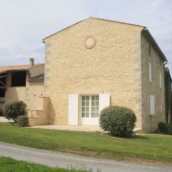 artisans-reno-ravalement-de-facade