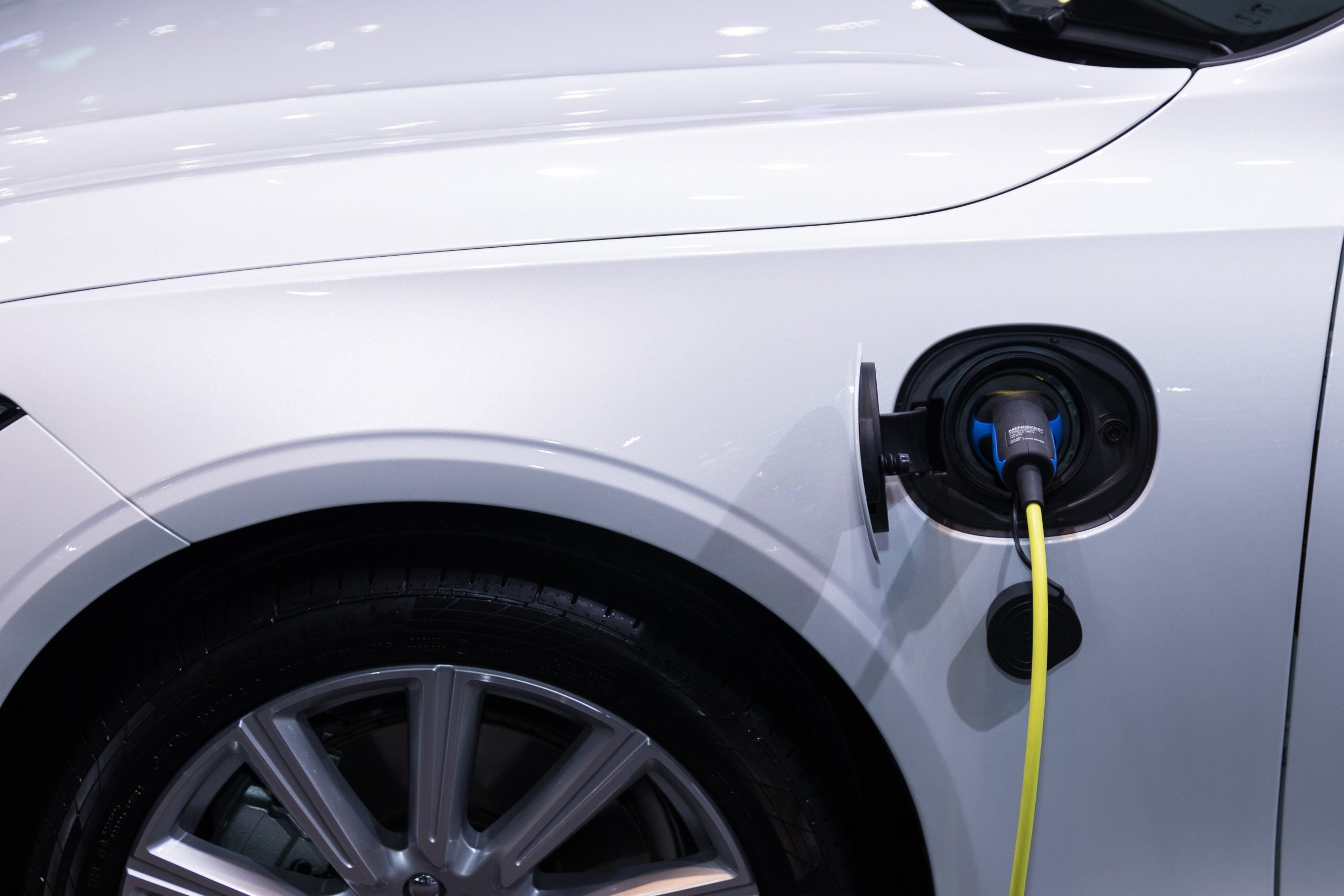 Chargez votre avenir : l’installation de bornes de recharge électrique à domicile
