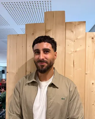 Adel — Électricien