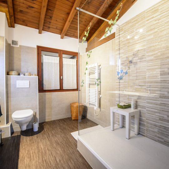 renovation-salle-de-bain-moderne-douche-mur-carrelage