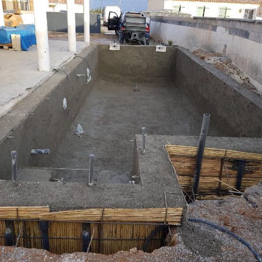09-construction-piscine-originale-beton-projet-hdp