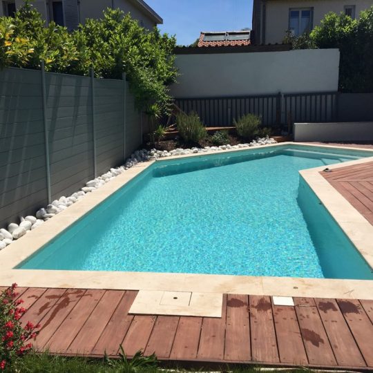 piscine-design-terrasse-bois-hdp-piscine