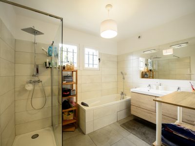 renovation-salle-de-bain-douche-baignoire-artisans-reno