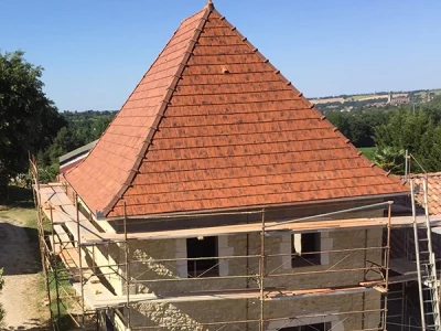 Rénovation toiture : charpente fermette et couverture